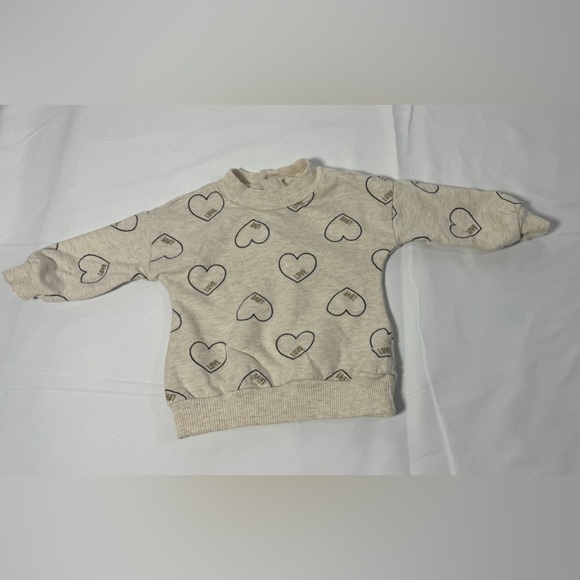 Baby Girl 2 pc Heart Love Jogger Set Sweatsuit Pants Shirt Top Sz 3-6 Mos - Picture 4 of 9